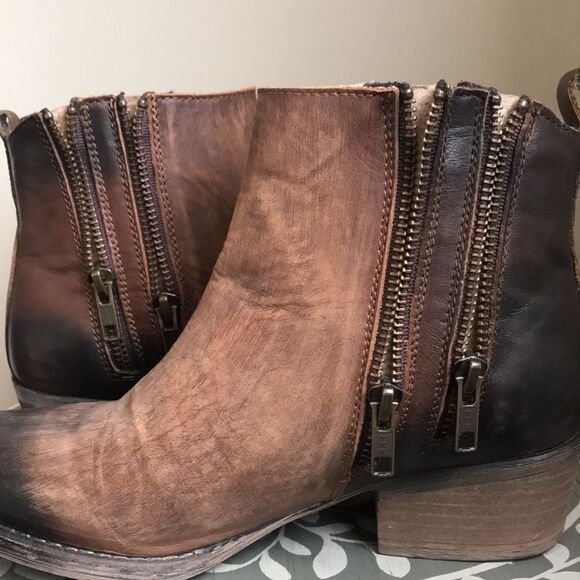 Corral Circle G Distressed Leather Western Booties Tan with Black Points sz 7 - Picture 6 of 14